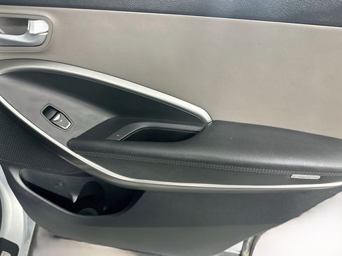 Used 2017 Hyundai Santa Fe SE w/ SE Premium Package 02 FWD image 28