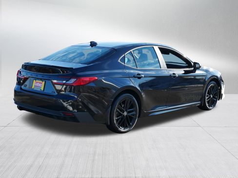 Used 2025 Toyota Camry SE w/ Multimedia Upgrade Package image 7