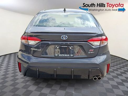 Used 2025 Toyota Corolla SE w/ Convenience Package FWD image 5