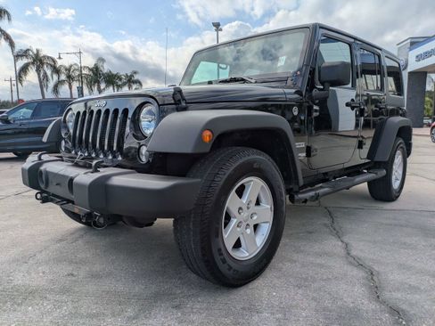 Used 2018 Jeep Wrangler Unlimited Sport S image 8