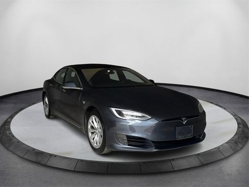 Used 2016 Tesla Model S 70 image 3