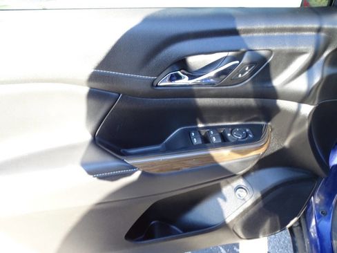 Used 2023 GMC Acadia AWD Elevation w/ Elevation Edition image 15