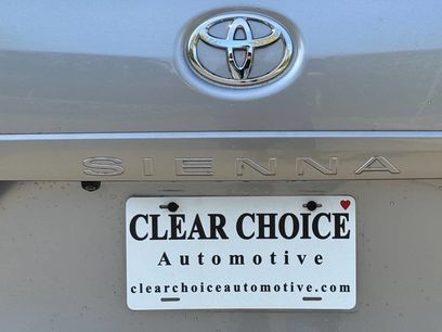 Used 2012 Toyota Sienna XLE w/ Premium Pkg