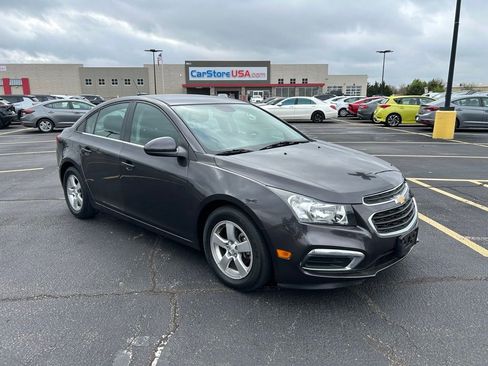 Used 2016 Chevrolet Cruze LT FWD image 1