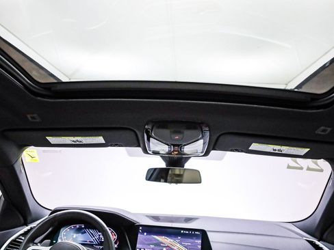 Certified 2022 BMW X6 xDrive40i w/ M Sport Package image 17