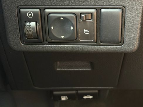 Used 2008 Nissan Versa Sedan w/ Convenience Pkg FWD image 18