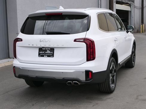 Used 2024 Kia Telluride S w/ S Sunroof Package FWD image 3