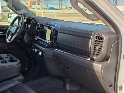 Certified 2024 GMC Sierra 1500 SLT image 28