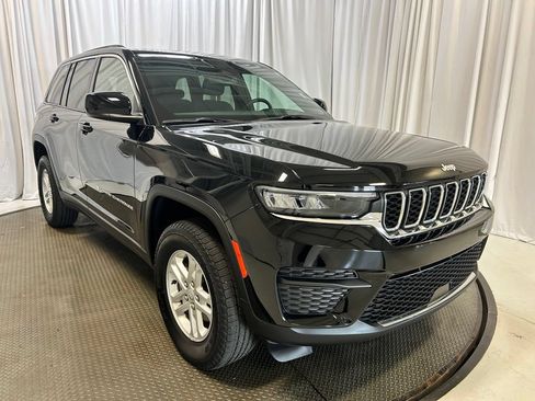 Used 2024 Jeep Grand Cherokee Laredo w/ Luxury Tech Group I AWD/4WD image 23
