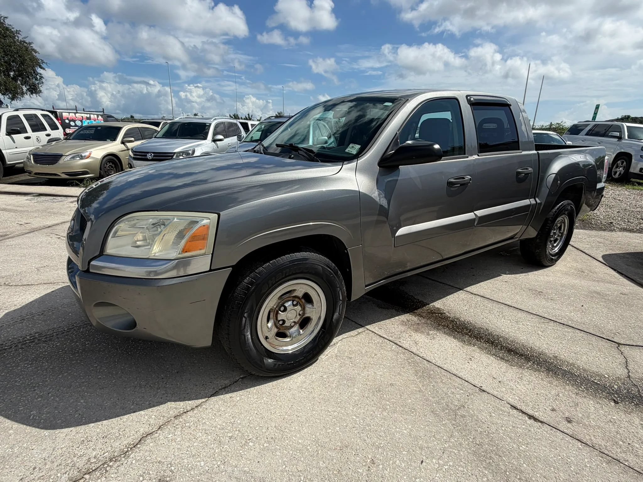 Used 2007 Mitsubishi Raider LS RWD image 3