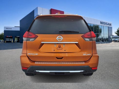 Used 2019 Nissan Rogue SL w/ Premium Package image 5