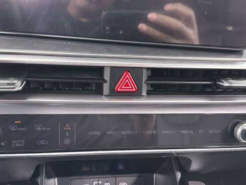 New 2025 Kia Sorento S image 27