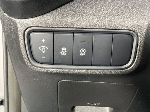Used 2023 Kia Soul LX w/ Option Group 015 FWD image 17