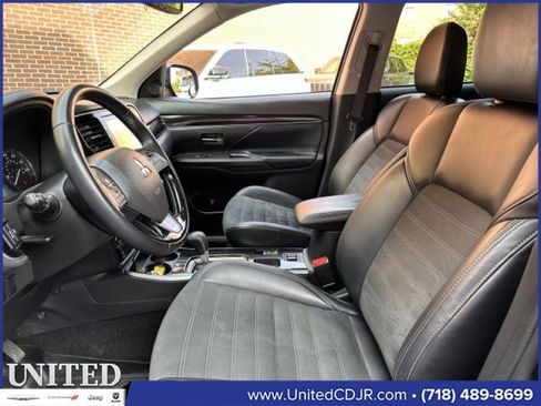 Used 2020 Mitsubishi Outlander SE image 16