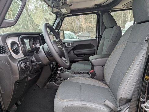 New 2026 Jeep Gladiator Sport AWD/4WD image 11