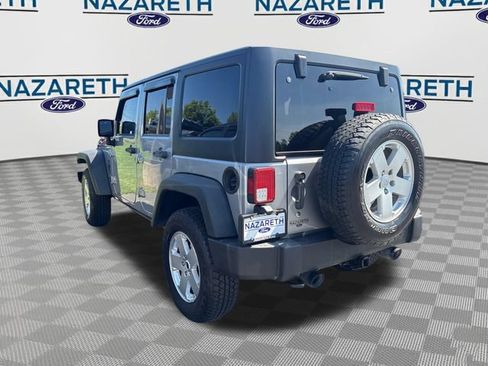 Used 2015 Jeep Wrangler Unlimited Rubicon w/ Connectivity Group AWD/4WD image 5