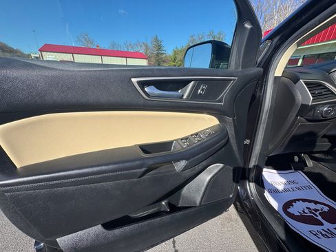 Used 2022 Ford Edge SEL w/ Convenience Package image 10