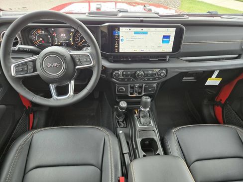 New 2026 Jeep Wrangler Unlimited Sahara AWD/4WD image 9