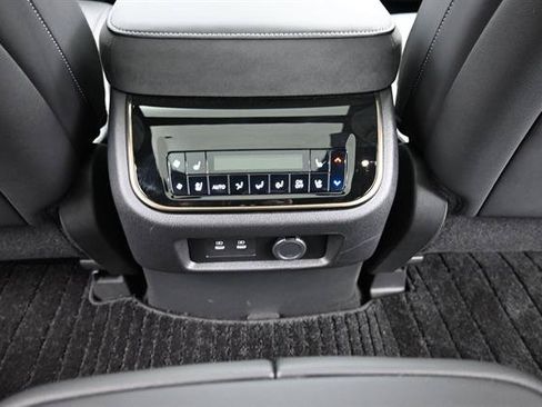 Used 2026 INFINITI QX80 Autograph w/ Premium Cargo Package AWD/4WD image 12