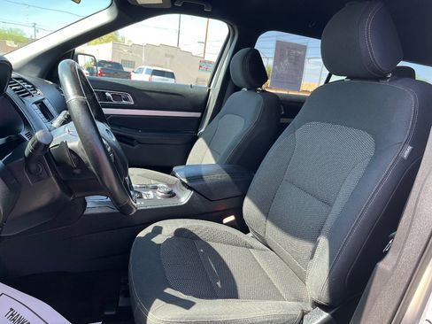 Used 2016 Ford Explorer XLT AWD/4WD image 24