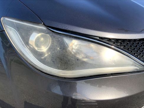 Used 2017 Chrysler Pacifica Touring-L w/ Tire & Wheel Group FWD image 26