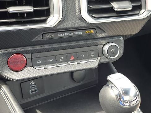 Used 2025 Ford Mustang Premium RWD image 27
