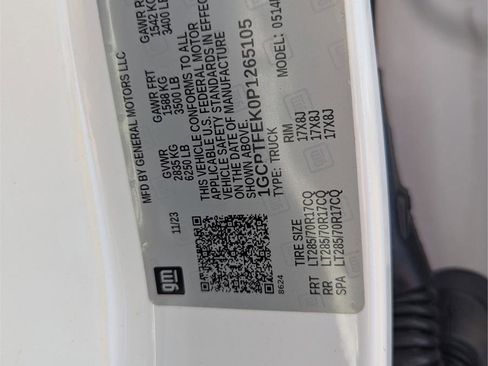 Used 2023 Chevrolet Colorado ZR2 w/ ZR2 Convenience Package III image 11