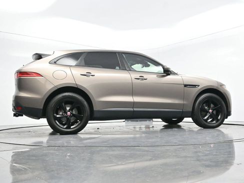Used 2017 Jaguar F-PACE Premium image 53
