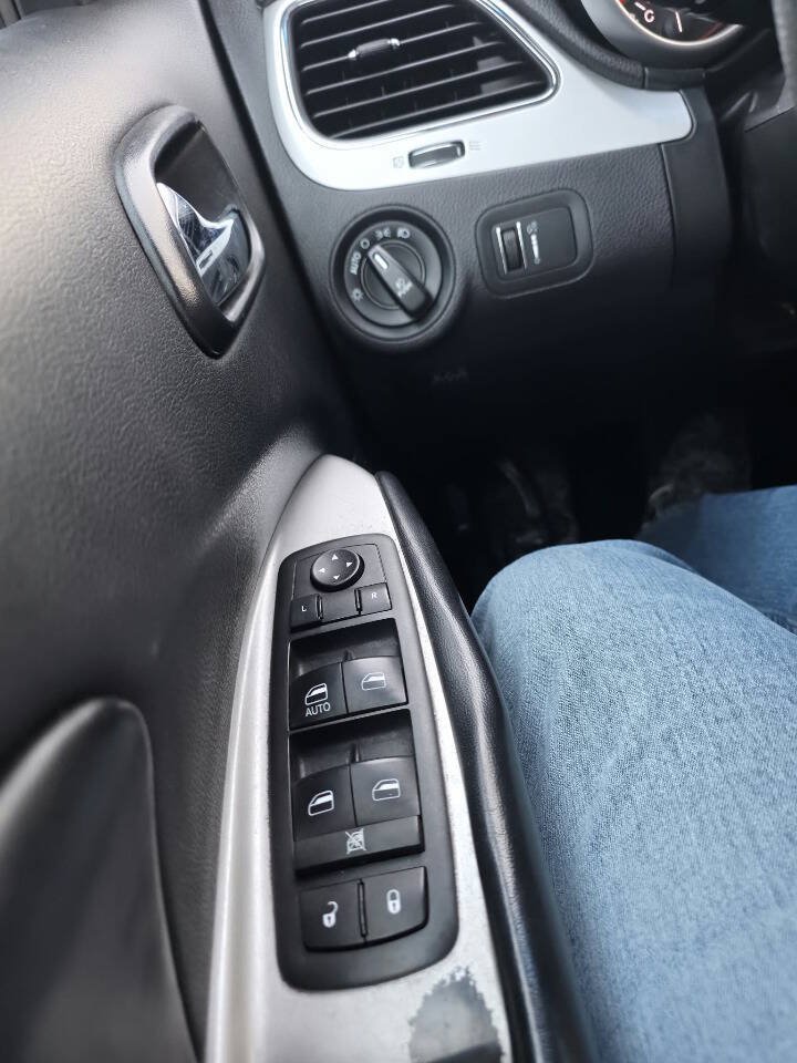Used 2017 Dodge Journey SXT AWD/4WD image 23