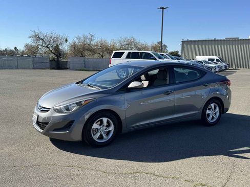 Used 2014 Hyundai Elantra SE image 6
