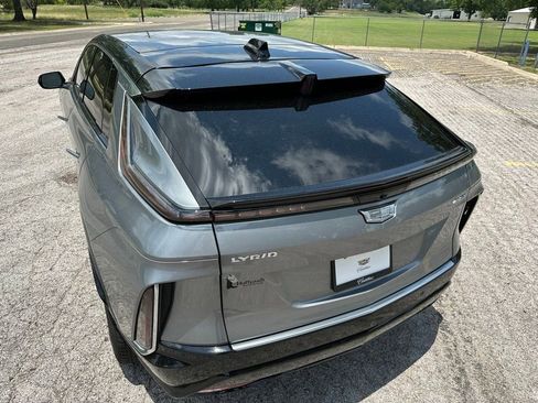 New 2025 Cadillac Lyriq Luxury RWD image 5