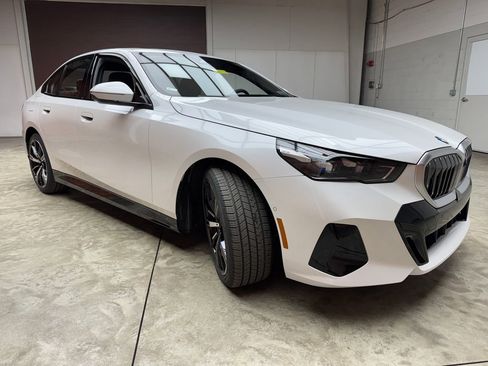 New 2026 BMW 530i xDrive 530i xDrive w/ M Sport Package image 6