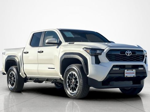 Certified 2025 Toyota Tacoma TRD Off-Road image 7