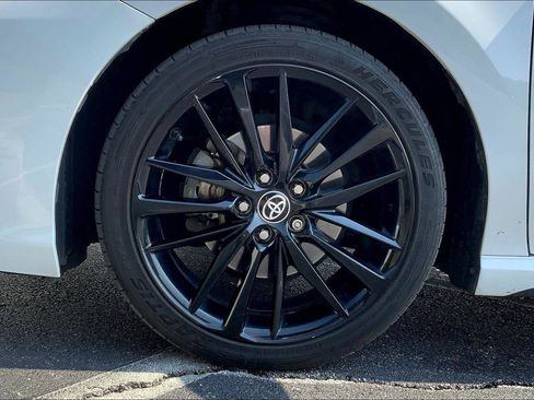 Used 2022 Toyota Camry XSE image 9