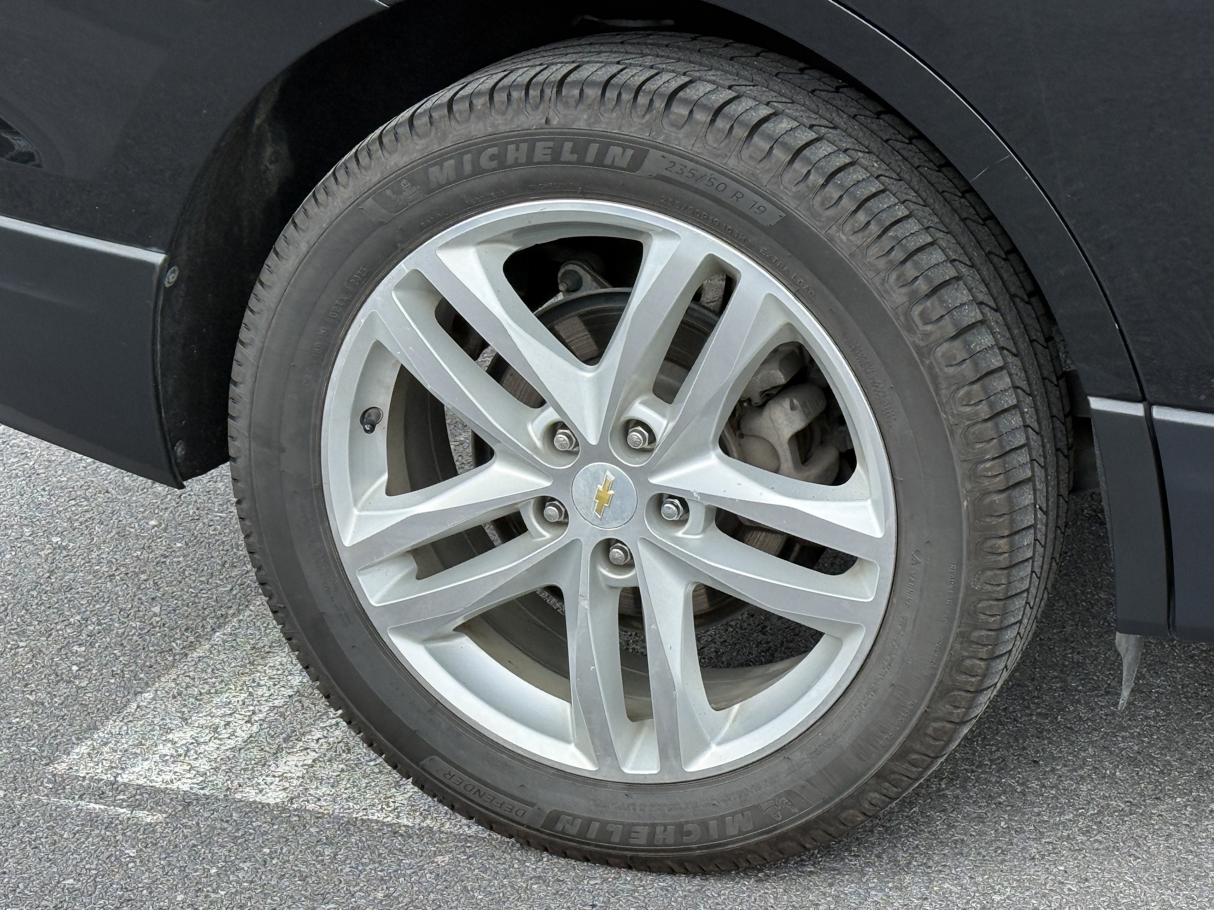 Used 2018 Chevrolet Equinox Premier FWD image 28