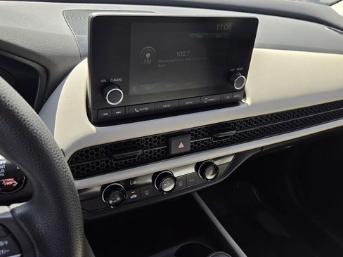 Used 2024 Honda HR-V LX image 21