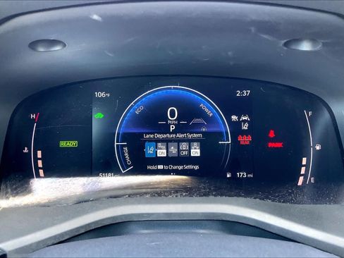 Used 2025 Toyota Camry SE FWD image 25