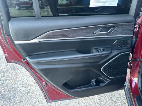 Used 2021 Jeep Grand Cherokee L Limited image 42