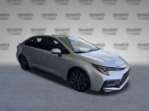 Used 2022 Toyota Corolla SE FWD image 2