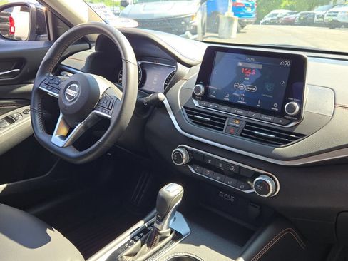 Used 2022 Nissan Altima 2.5 SR AWD/4WD image 14