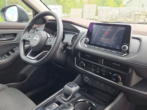 Used 2021 Nissan Rogue S FWD image 7
