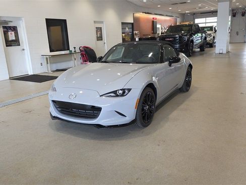 New 2025 MAZDA MX-5 Miata Club image 2