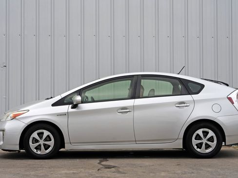 Used 2015 Toyota Prius Two image 8
