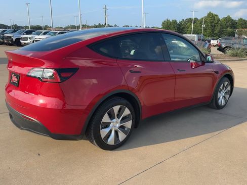 Used 2021 Tesla Model Y Long Range AWD/4WD image 9