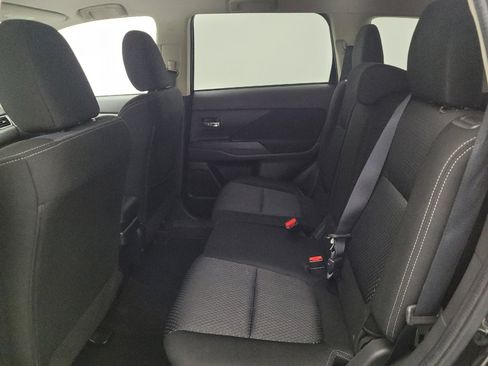 Used 2016 Mitsubishi Outlander SE AWD/4WD image 18