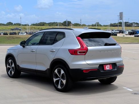 Used 2025 Volvo XC40 B5 Plus AWD/4WD image 5