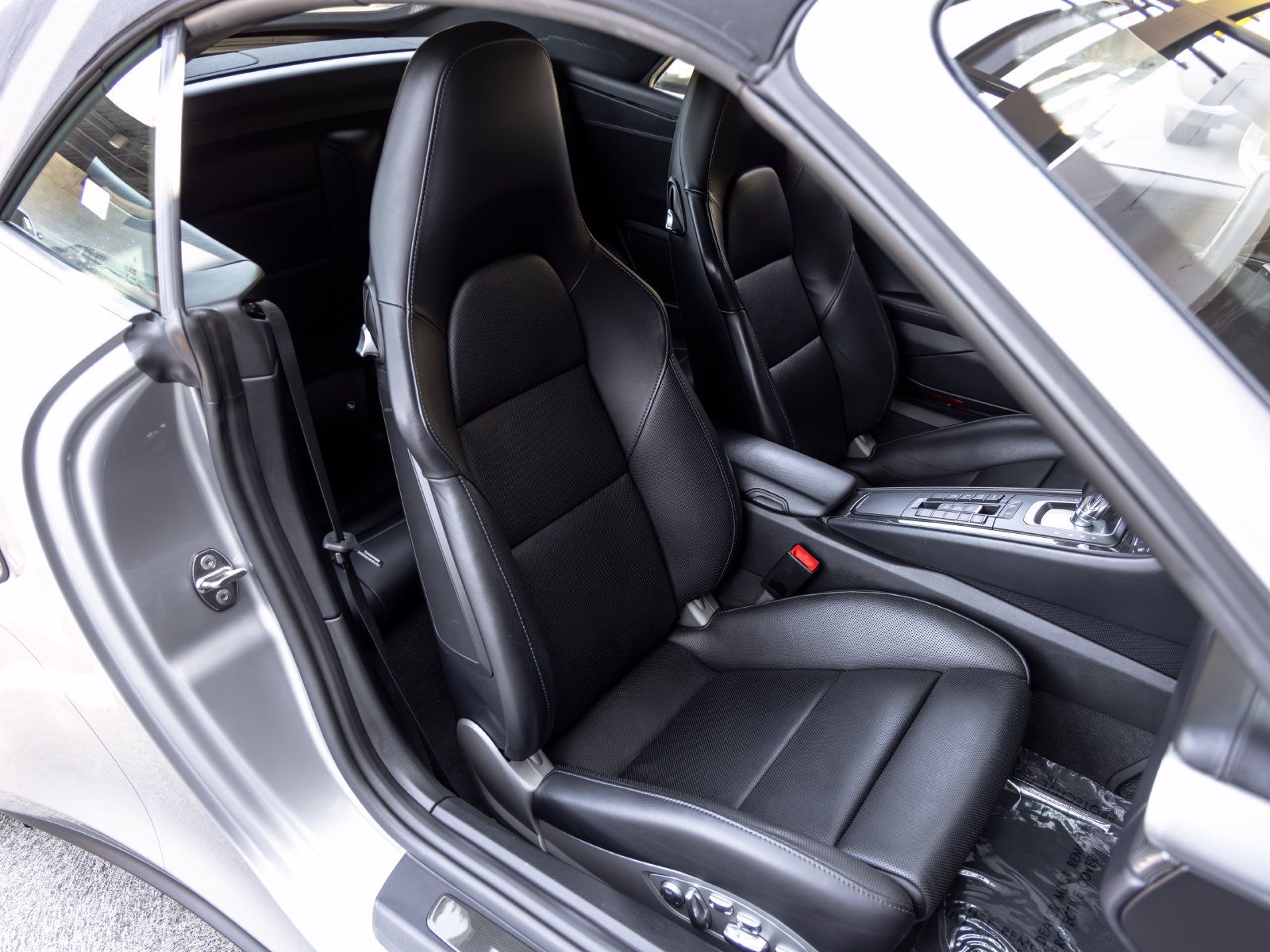 Used 2015 Porsche 911 Turbo S AWD/4WD image 52