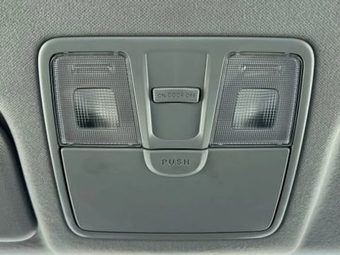 Used 2013 Hyundai Elantra image 33