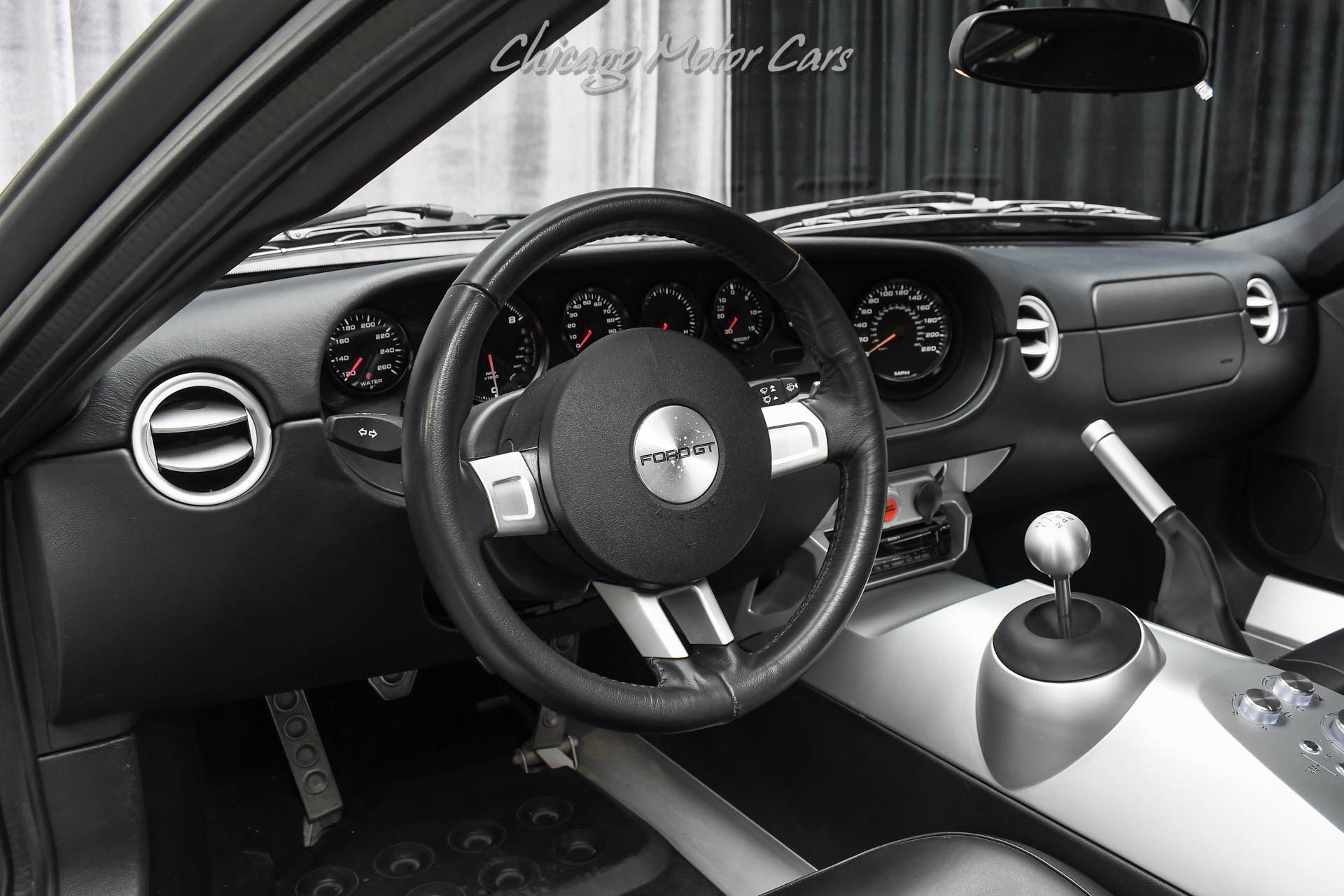 Used 2006 Ford GT RWD image 8