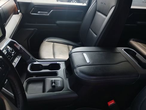 Used 2024 GMC Sierra 2500 Denali w/ Denali Reserve Package image 13